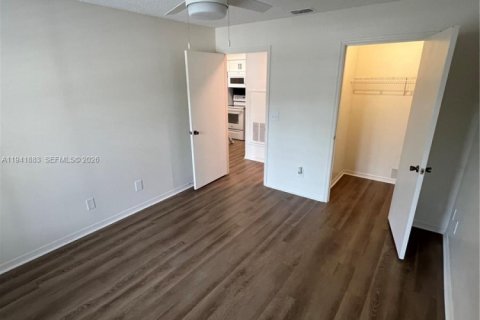 Condominio en alquiler en Orlando, Florida, 1 dormitorio № 2054480 - foto 14