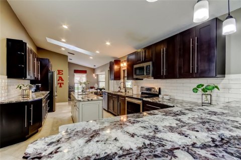 House in Safety Harbor, Florida 4 bedrooms, 188.03 sq.m. № 1743268 - photo 18