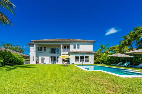 House in Miramar, Florida 6 bedrooms, 396.14 sq.m. № 2259995 - photo 3