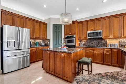 House in Miramar, Florida 6 bedrooms, 396.14 sq.m. № 2259995 - photo 13