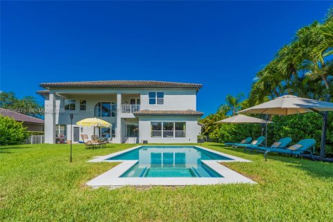 House in Miramar, Florida 6 bedrooms, 396.14 sq.m. № 2259995 - photo 4