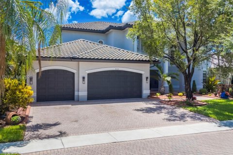 House in Miramar, Florida 6 bedrooms, 396.14 sq.m. № 2259995