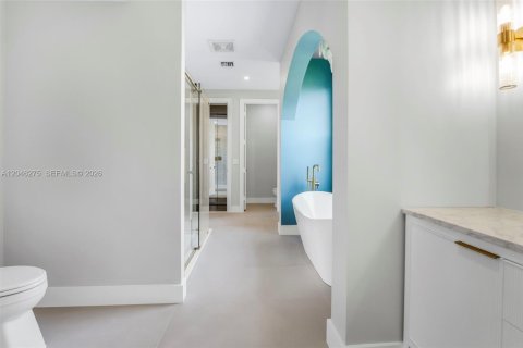 House in Miramar, Florida 6 bedrooms, 396.14 sq.m. № 2259995 - photo 30