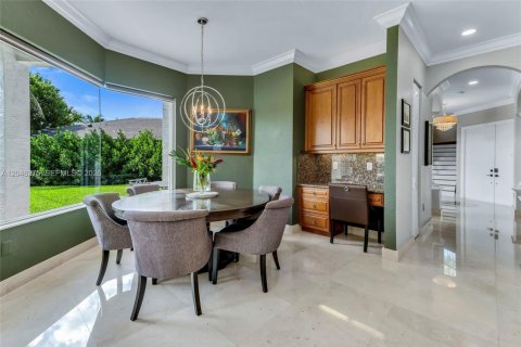 House in Miramar, Florida 6 bedrooms, 396.14 sq.m. № 2259995 - photo 21