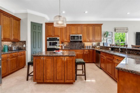 House in Miramar, Florida 6 bedrooms, 396.14 sq.m. № 2259995 - photo 12