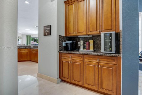 House in Miramar, Florida 6 bedrooms, 396.14 sq.m. № 2259995 - photo 15