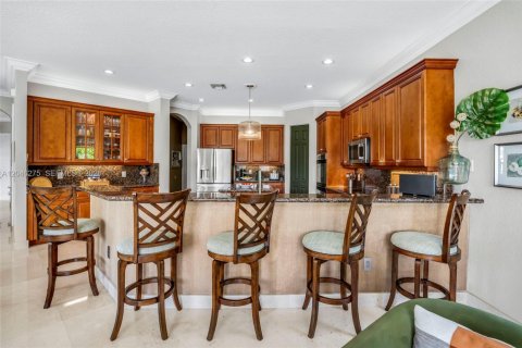 House in Miramar, Florida 6 bedrooms, 396.14 sq.m. № 2259995 - photo 9