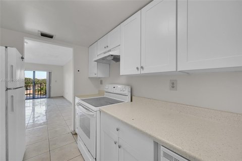 Condominio en venta en Miami, Florida, 2 dormitorios, 79.9 m2 № 2033127 - foto 7
