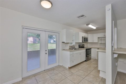 House in Seffner, Florida 3 bedrooms, 111.48 sq.m. № 1741166 - photo 6