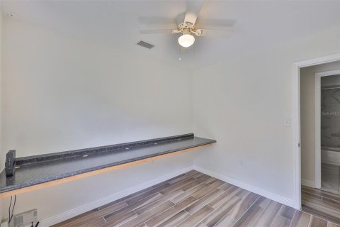 House in Seffner, Florida 3 bedrooms, 111.48 sq.m. № 1741166 - photo 14