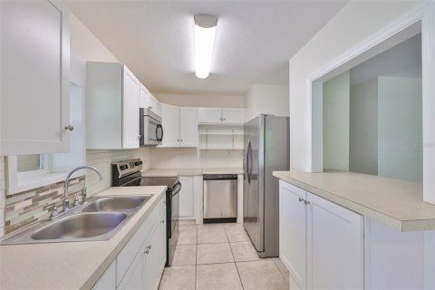 House in Seffner, Florida 3 bedrooms, 111.48 sq.m. № 1741166 - photo 10