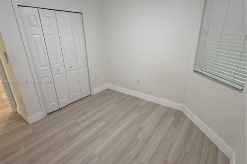 Снять в аренду кондоминиум в Дорал, Флорида 3 спальни, 128.67м2, № 1995117 - фото 14