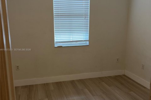 Снять в аренду кондоминиум в Дорал, Флорида 3 спальни, 128.67м2, № 1995117 - фото 13