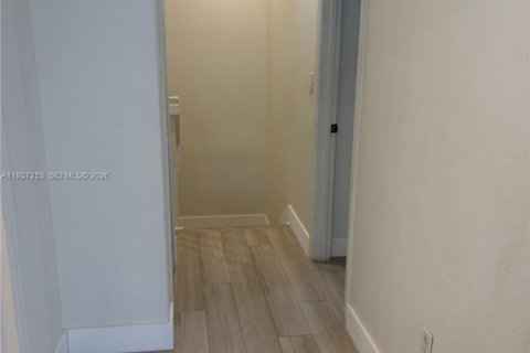 Снять в аренду кондоминиум в Дорал, Флорида 3 спальни, 128.67м2, № 1995117 - фото 12