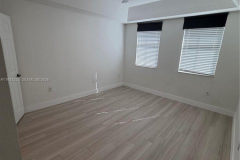 Снять в аренду кондоминиум в Дорал, Флорида 3 спальни, 128.67м2, № 1995117 - фото 10