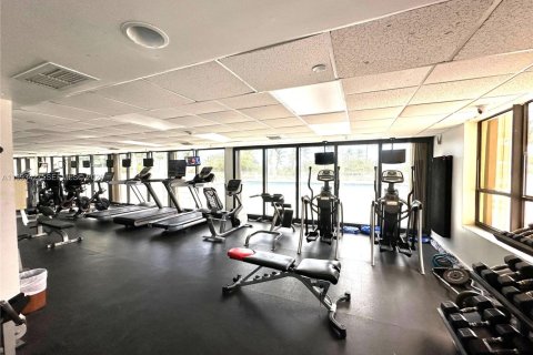 Copropriété à vendre à Bal Harbour, Floride: 1 chambre, 94.67 m2 № 2057197 - photo 21