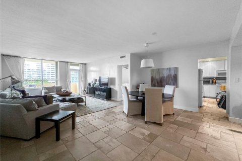 Copropriété à vendre à Bal Harbour, Floride: 1 chambre, 94.67 m2 № 2057197 - photo 4