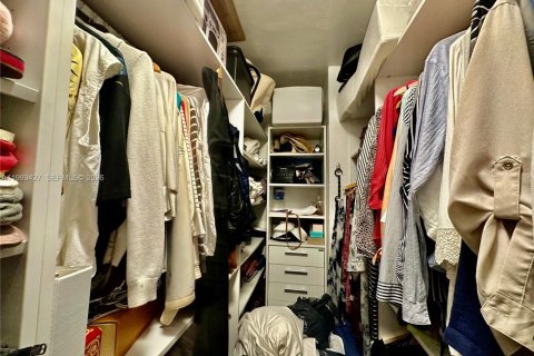 Copropriété à vendre à Bal Harbour, Floride: 1 chambre, 94.67 m2 № 2057197 - photo 16