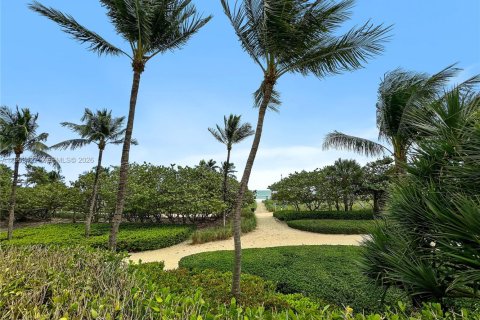 Copropriété à vendre à Bal Harbour, Floride: 1 chambre, 94.67 m2 № 2057197 - photo 20