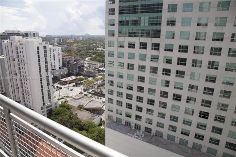 Condo in Miami, Florida, 2 bedrooms  № 1933646 - photo 10