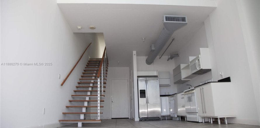 Condo in Miami, Florida, 2 bedrooms  № 1933646