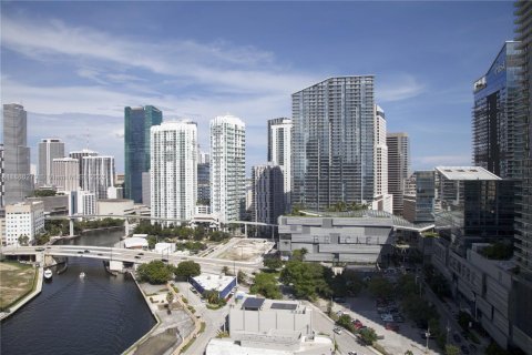 Condo in Miami, Florida, 2 bedrooms  № 1933646 - photo 13