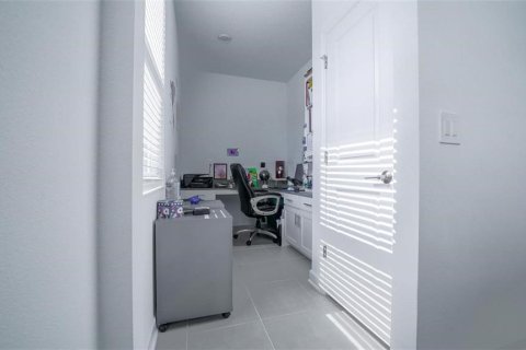 Casa en venta en Davenport, Florida, 5 dormitorios, 305.37 m2 № 1901584 - foto 27