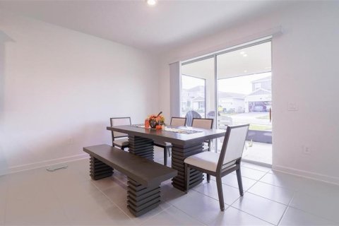 Casa en venta en Davenport, Florida, 5 dormitorios, 305.37 m2 № 1901584 - foto 23
