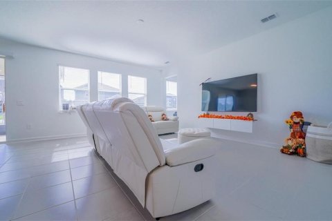 Casa en venta en Davenport, Florida, 5 dormitorios, 305.37 m2 № 1901584 - foto 19
