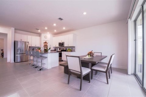 Casa en venta en Davenport, Florida, 5 dormitorios, 305.37 m2 № 1901584 - foto 24