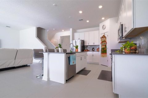 Casa en venta en Davenport, Florida, 5 dormitorios, 305.37 m2 № 1901584 - foto 25