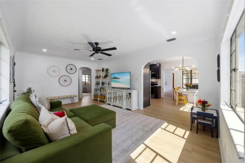 Villa ou maison à vendre à Saint Petersburg, Floride: 3 chambres, 132.01 m2 № 1877321 - photo 8