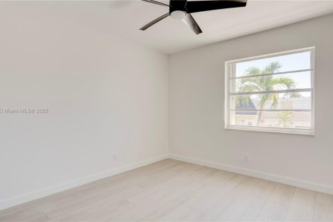 Townhouse in Hallandale Beach, Florida 3 bedrooms, 166.57 sq.m. № 1799194 - photo 26