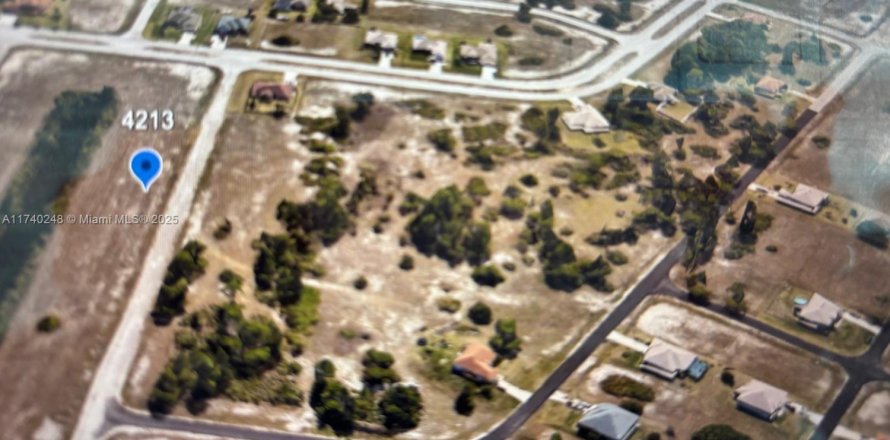 Terreno en Cape Coral, Florida № 1977246