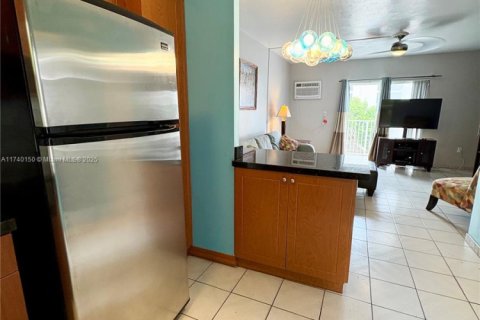 Condo in Miami Beach, Florida  № 1488963 - photo 4
