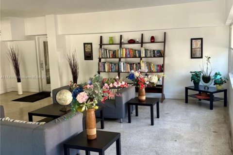 Condo in Miami Beach, Florida  № 1488963 - photo 17