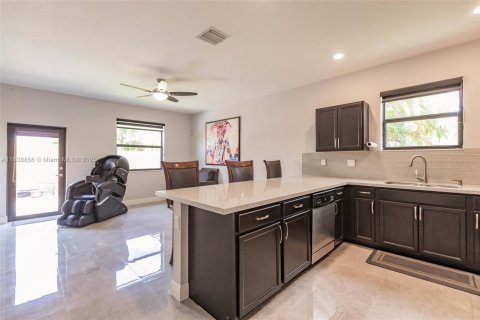 House in Homestead, Florida 4 bedrooms, 185.06 sq.m. № 1834550 - photo 6