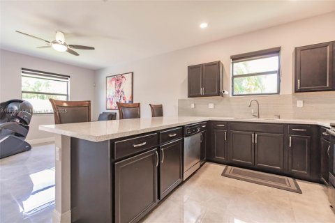 House in Homestead, Florida 4 bedrooms, 185.06 sq.m. № 1834550 - photo 19