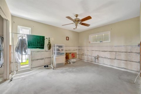 House in Treasure Island, Florida 3 bedrooms, 252.32 sq.m. № 1885324 - photo 25