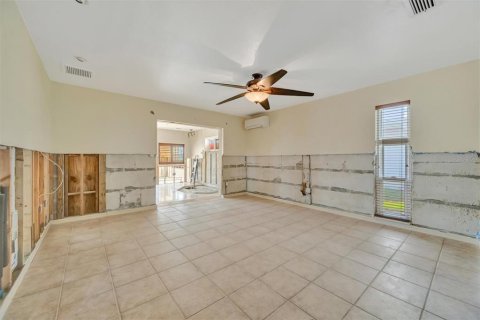 House in Treasure Island, Florida 3 bedrooms, 252.32 sq.m. № 1885324 - photo 26