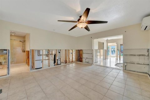 House in Treasure Island, Florida 3 bedrooms, 252.32 sq.m. № 1885324 - photo 27