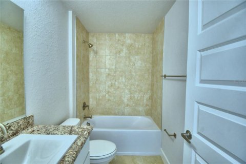 House in Auburndale, Florida 4 bedrooms, 163.04 sq.m. № 2393996 - photo 26