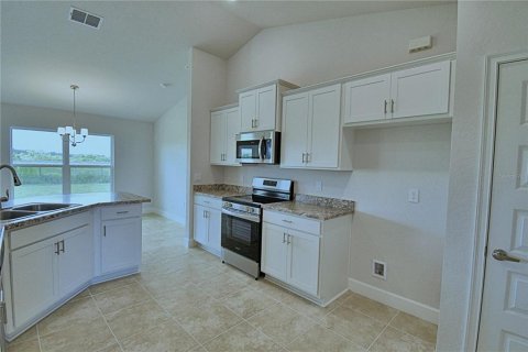 House in Auburndale, Florida 4 bedrooms, 163.04 sq.m. № 2393996 - photo 6