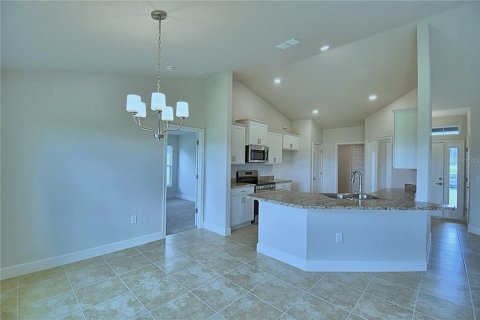 House in Auburndale, Florida 4 bedrooms, 163.04 sq.m. № 2393996 - photo 14