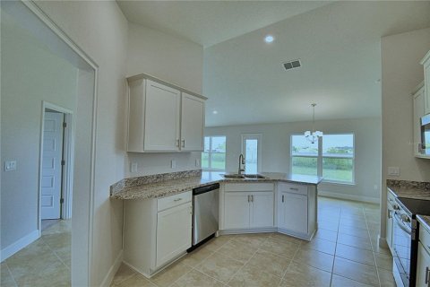 House in Auburndale, Florida 4 bedrooms, 163.04 sq.m. № 2393996 - photo 7