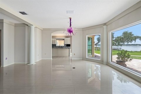 House in Leesburg, Florida 3 bedrooms, 343 sq.m. № 2295041 - photo 15