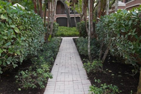 Townhouse in Weston, Florida 3 bedrooms, 144.93 sq.m. № 2030902 - photo 28