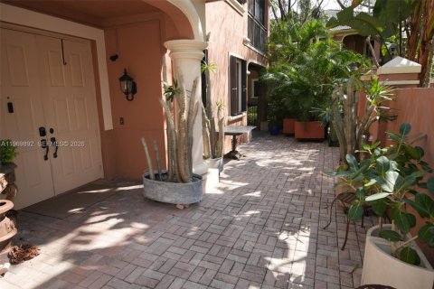 Townhouse in Weston, Florida 3 bedrooms, 144.93 sq.m. № 2030902 - photo 24
