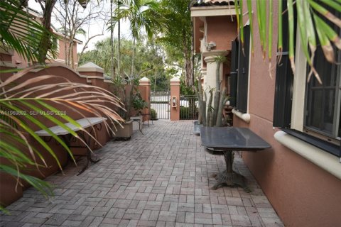 Townhouse in Weston, Florida 3 bedrooms, 144.93 sq.m. № 2030902 - photo 26