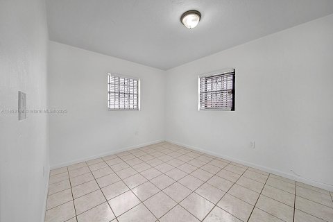 Casa en alquiler en Miami Gardens, Florida, 3 dormitorios, 163.04 m2 № 1877685 - foto 15